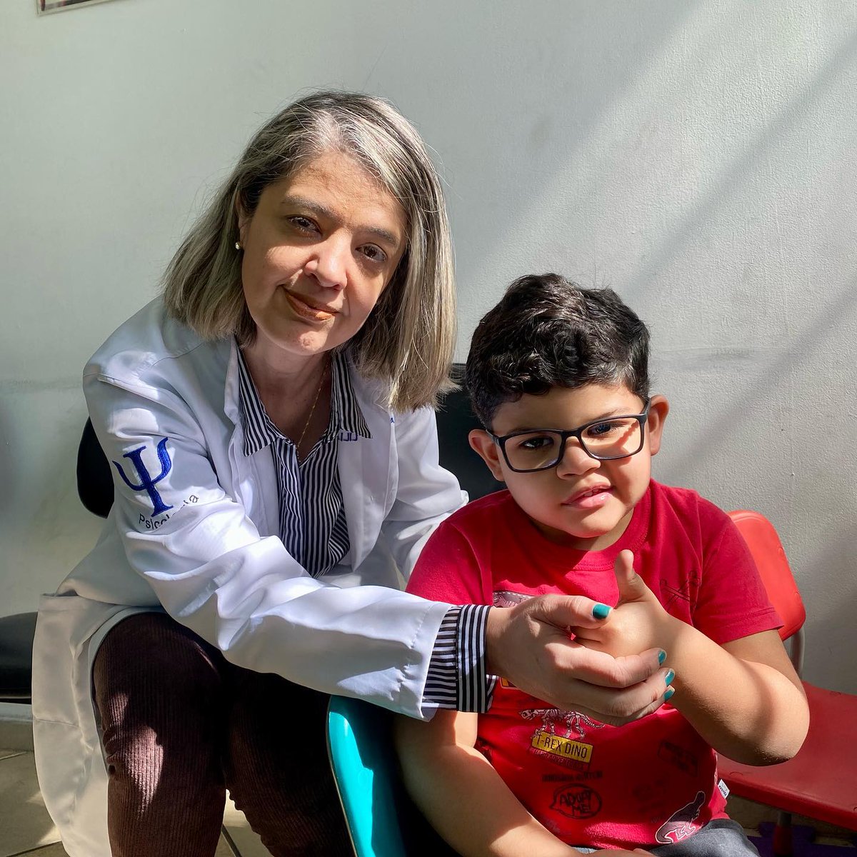 oncoamigo's tweet photo. O tratamento do câncer pode ser um caminho longo, muitas vezes exaustivo por conta da rotina pesada. Por isso, o suporte psicológico é essencial para o Gabrielzinho, de 5 anos, que está sendo assistido por nós.  Que tal você dar uma pra força pra ele, fazendo um PIX? Gratidão! 🙏 https://t.co/lGaOrBTcl9