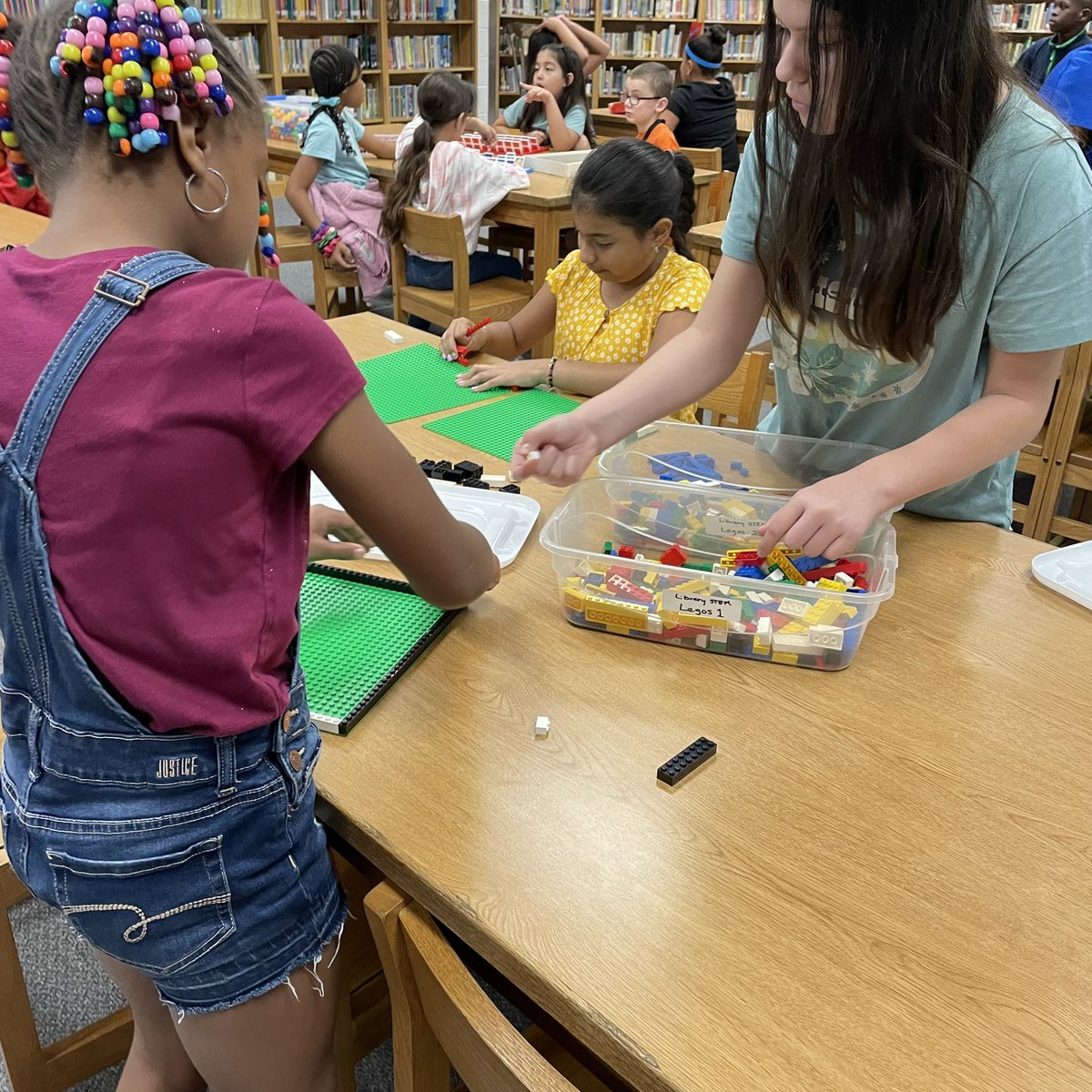 LibraryLife259's tweet photo. During our first PD Thursday, students got to explore our STEM centers. #wpsproud @usd259libraries @AllenAeros https://t.co/8sVG8E3U0K