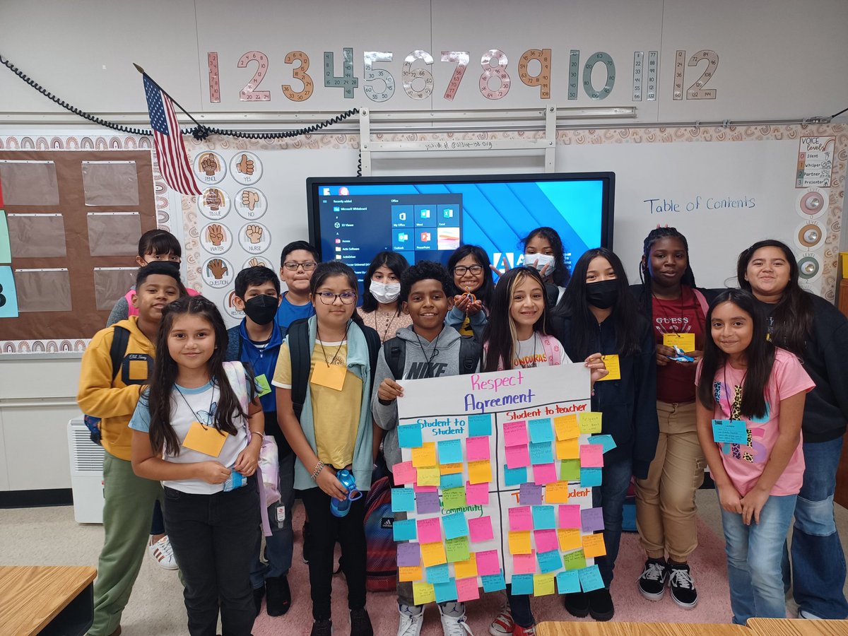 AliciaSaldana19's tweet photo. Respect is the golden rule! #fabulous5thgrade @SammonsES_AISD #respectagreement https://t.co/Qf5XkNL7ZN