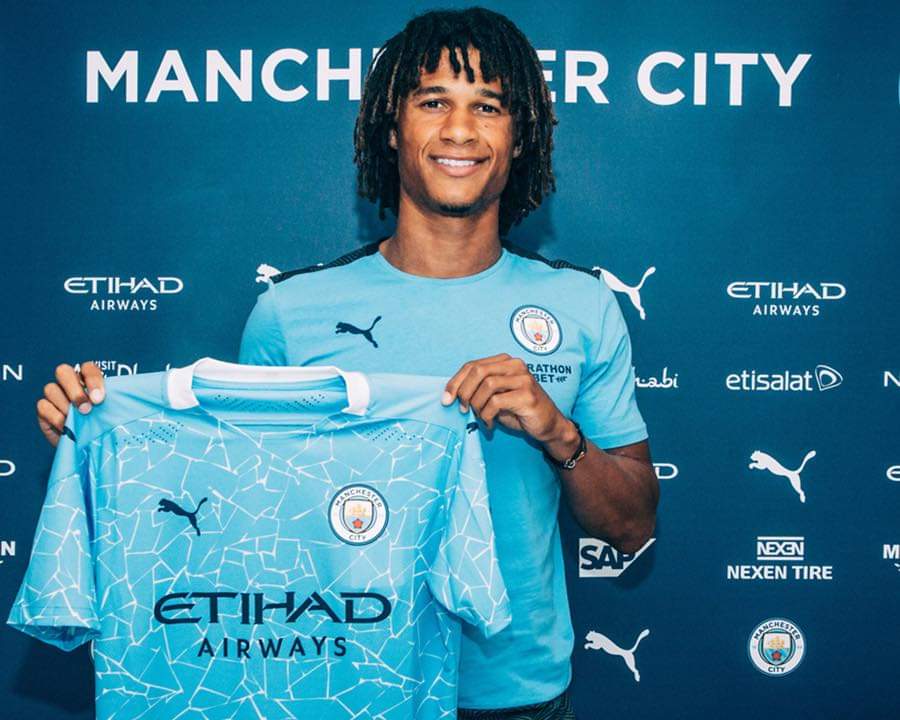 _ManCityArg's tweet photo. *en la casa de una piba*

Ella: Vamos a mi habitación 

Yo: https://t.co/HYI9g0D3dZ