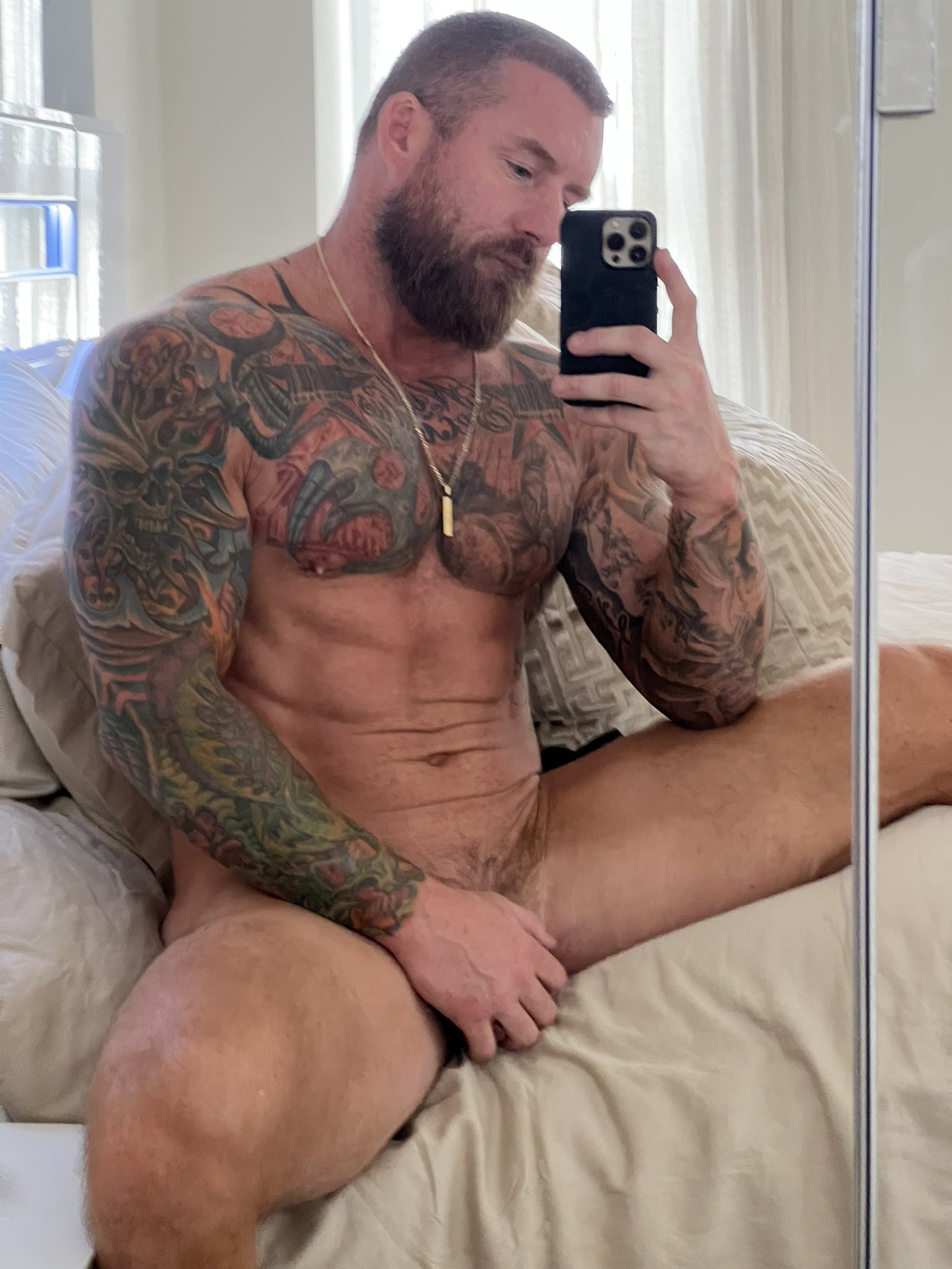 Daddy's home 😈 https://t.co/fWRWn0cta4