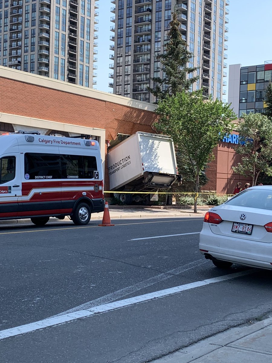 In my neighbourhood today 😱😱
#Calgary #yyc