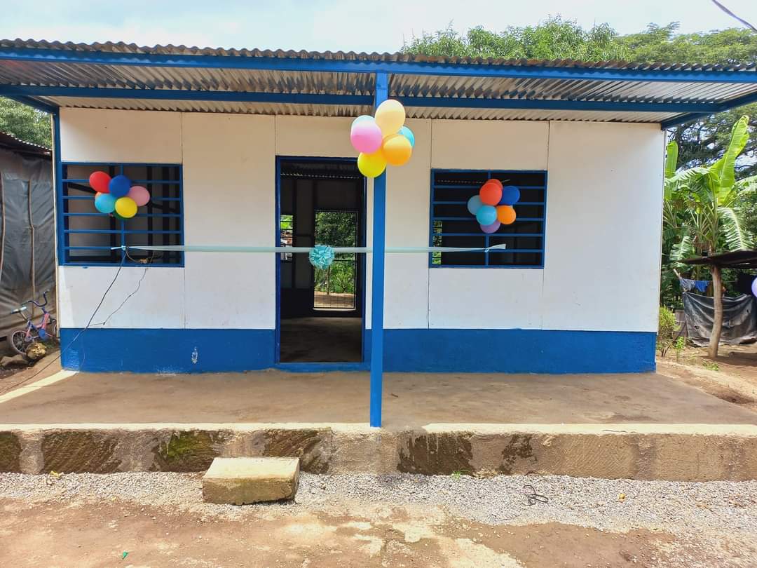 huella_sandinis's tweet photo. La Señora Luisa Antonia Baca Ruíz de la Comunidad Mocorón, Chinandega Recibió Feliz su Vivienda Digna y Solidaria de la Alcaldía Municipal, lo cual está es la Vivienda Solidaria número 60 del año 2022.
#UnidosEnVictorias

@Estrelladepaz07 @Atego16 @RDRFSLN_ https://t.co/lfLKy8ofXK