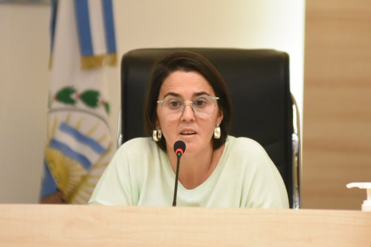 NormaLopezSF's tweet photo. 🙌🏽🌱 Junto a #CannabisArgentum, 
@SePlantan y #ArecRosario

👉🏽 Llevamos a cabo la primera charla introductoria al #CannabisMedicinal para concejalas, concejales, trabajadores y trabajadoras del Concejo Municipal #Rosario

Tenemos que seguir derribando mitos y prejuicios.

Abro 🧵 https://t.co/v1UxRCBmx8