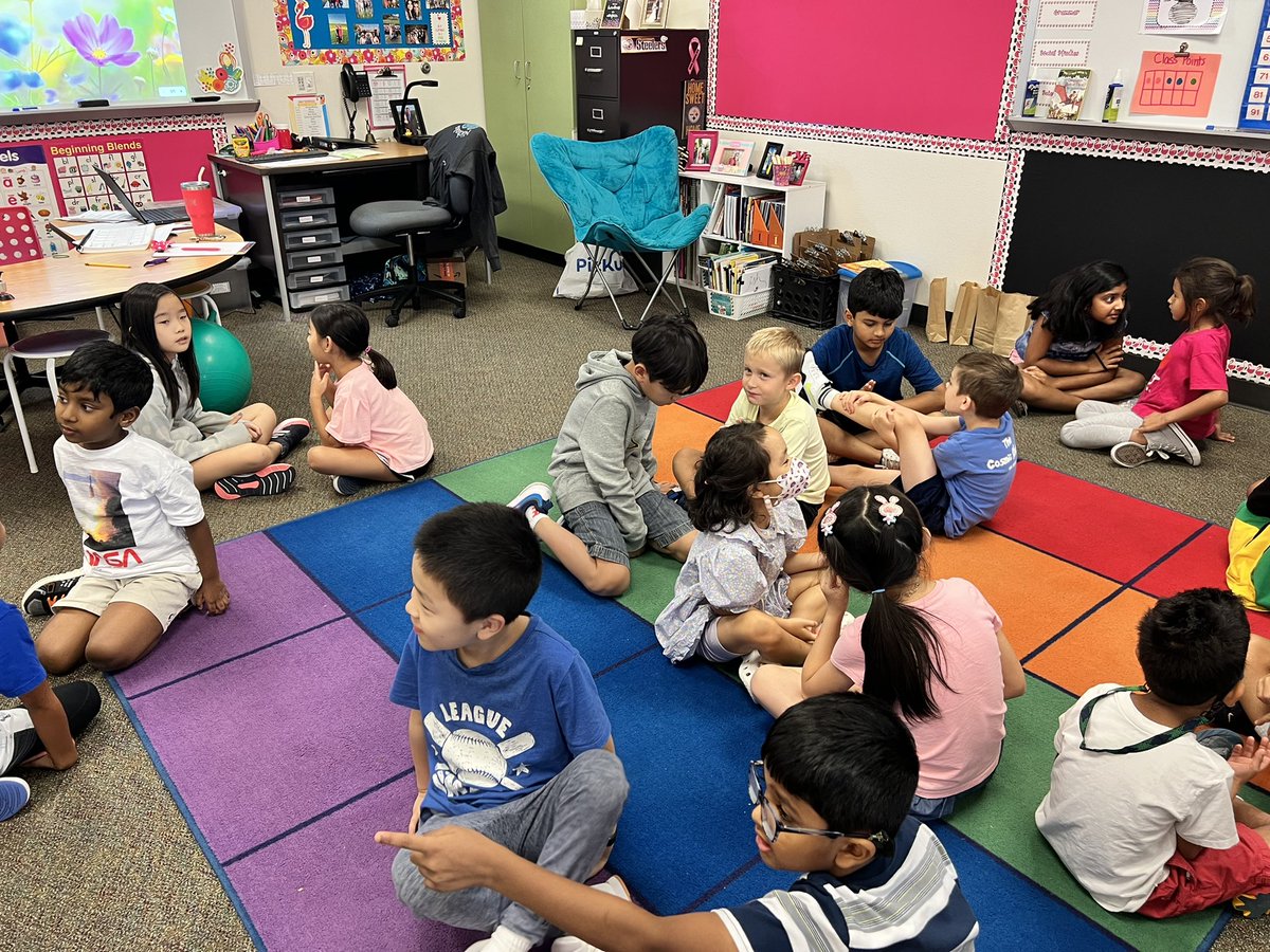 Cunningham_4th's tweet photo. We love having a first grade buddy class this year! Today students met their buddy and learned all about their interests. @nicholsfrisco #FISDmadetoshine https://t.co/Z8OPjZRwxo