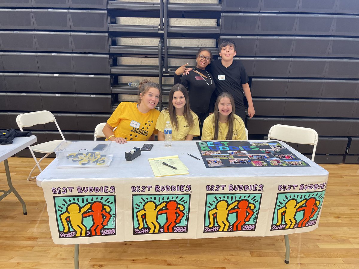 It was so nice being able to meet a bunch of new faces at the activities fair! We can’t wait to start having fun at school again soon!