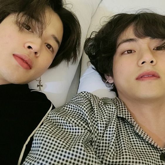 YOONGI ROJITO T AMAMOS tweet media