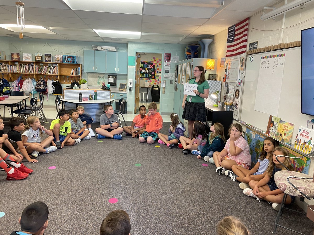 Mrsmkleman's tweet photo. Mrs. Lepper taught us a Japanese greeting during morning meeting! @ADCCampus https://t.co/Lg7LrmC5jN