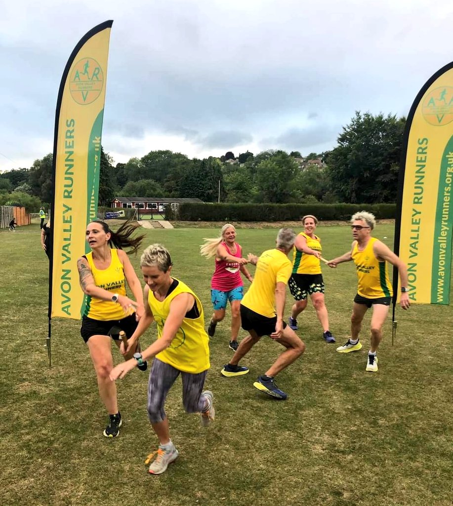 AvonValleyRun's tweet photo. Tonight we ran our firm club favourite event at Bradford on Avon - the BernCol Relay.
Teams are picked on the night and everyone gets free chips at the end!  🍟

📸 by @Robin_Running

#relay #running #Wiltshire https://t.co/SacL4PBuUh