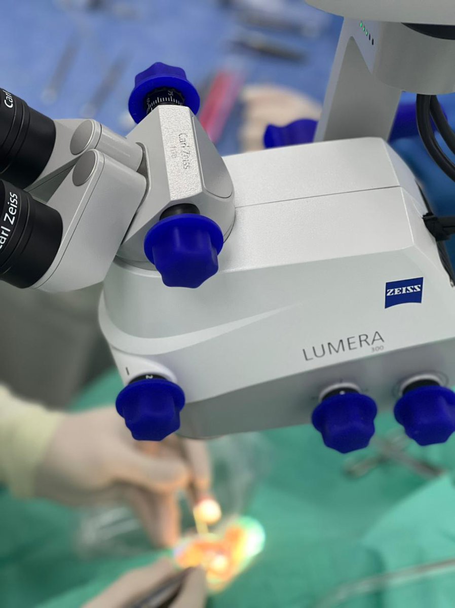kaikamed's tweet photo. Imágenes de la Cirugía con el Doctor Fabian Valencia, operando con nuestro #Lumera300 de @ZEISSmeditec la mejor tecnología para el cuidado de los ojos de los pacientes en Bucaramanga y Santander.
#Kaika #equiposmédicos #zeissmedical #operación #Cirugía #Oftalmología #Microscopio https://t.co/i7LrTLUS8G