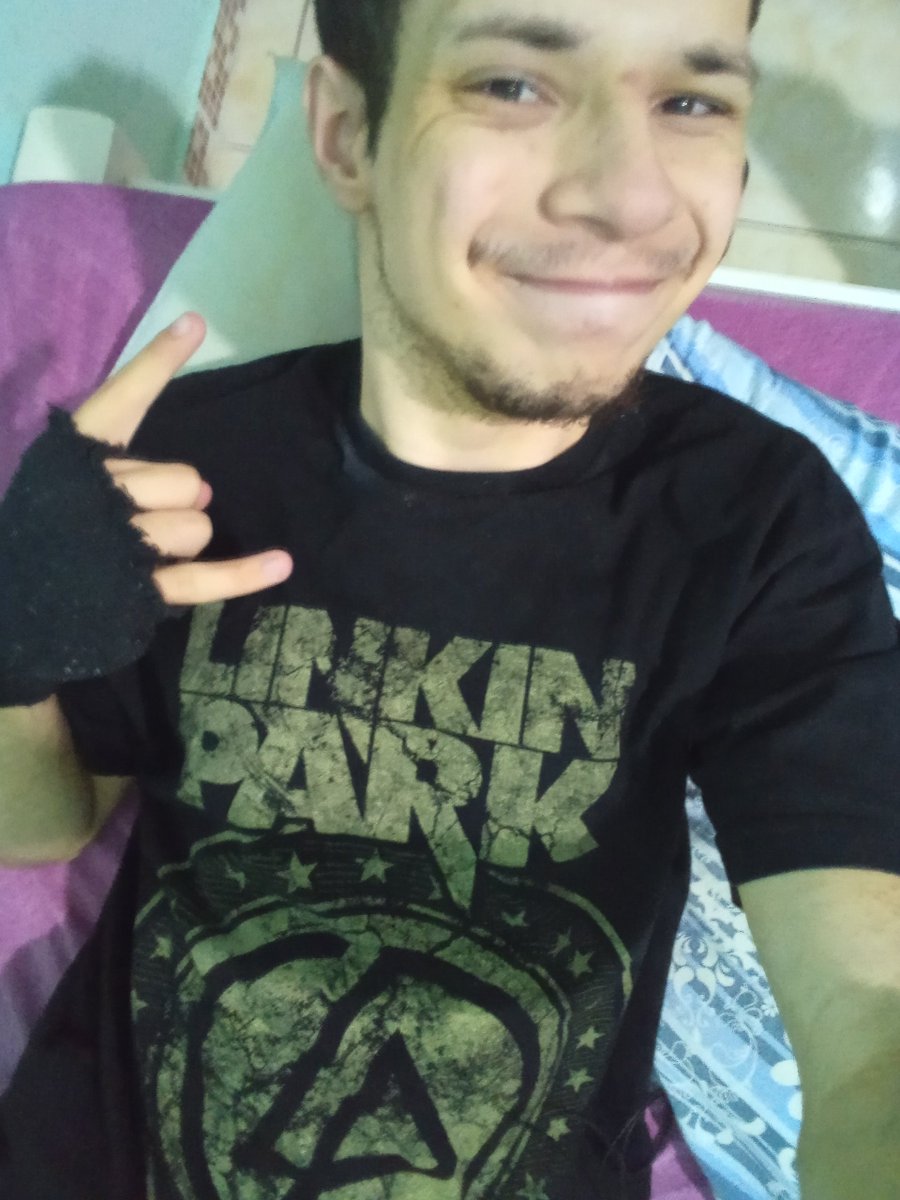 GudryanSamuel10's tweet photo. #linkinpark #rockeiro https://t.co/MgVLYTohUV