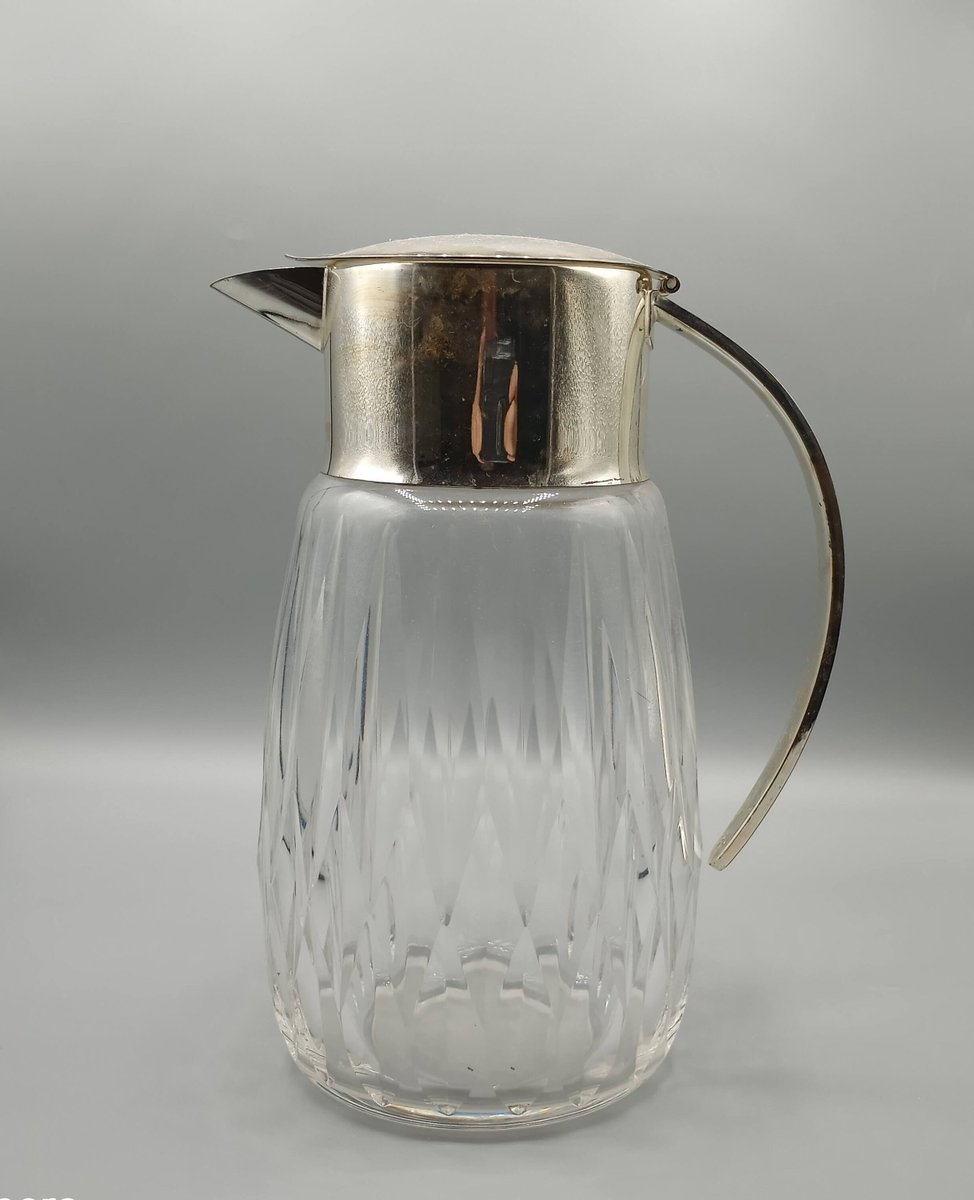 AntiquesTJ's tweet image. Water Pitcher Large Crystal and Silver Holds 80 ounces etsy.me/3QyJcy5 #glass #glasspitcher #waterpitcher #icetea #lemonade #carfe #largepitcher #crystalpitcher #vintagecrystal