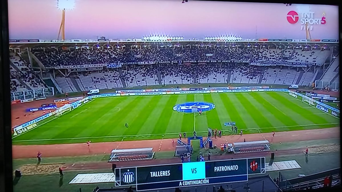 Se la dan de mayoría y de orgullo nacional pero pierden un partido y a la cancha no van más vos sos así vos sos gallina