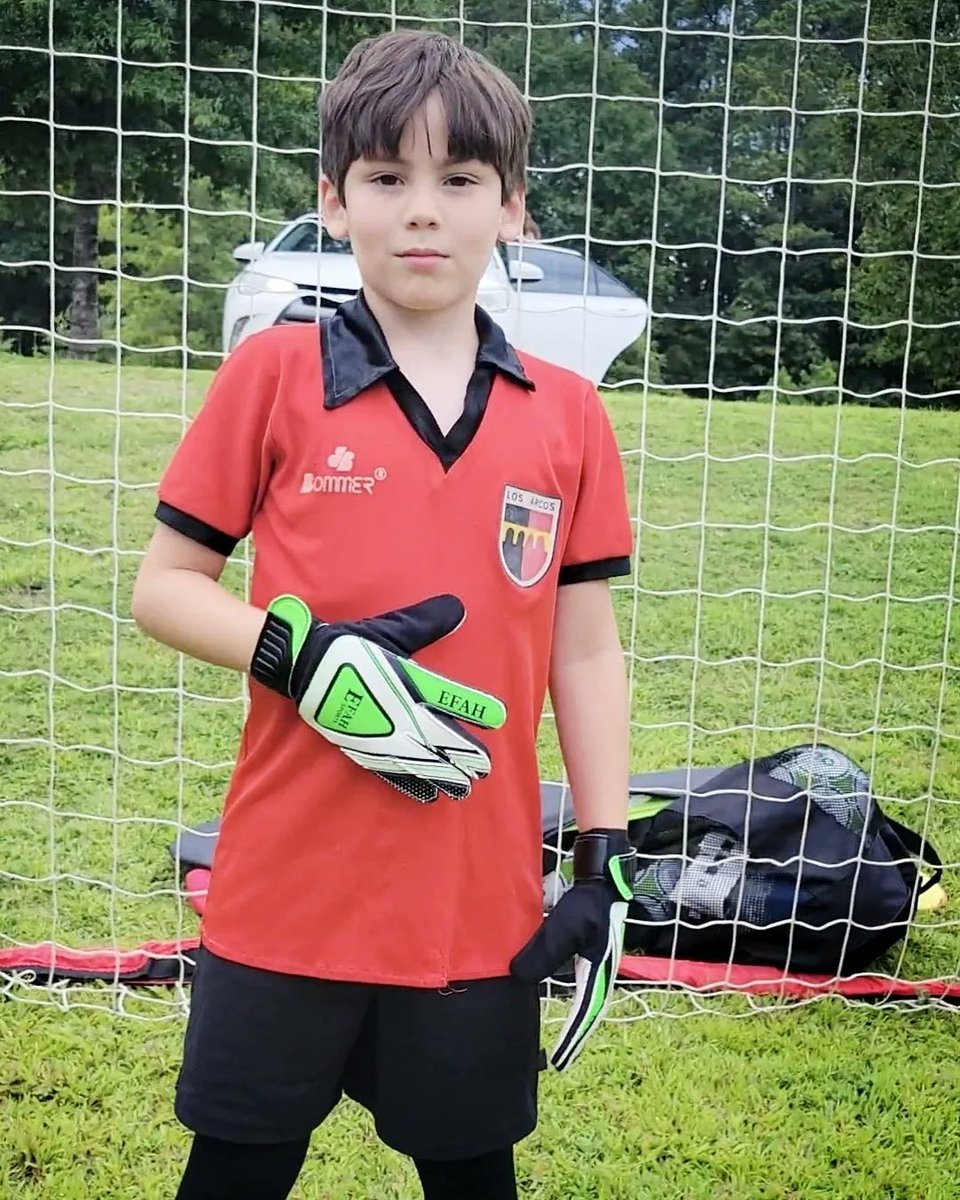 El_Rookie20's tweet photo. He wanted to wear my Old jersey/first Jersey.
L Back / L Wing / Gk #REM3 #R3M3
@colegiolosarcos https://t.co/OTpPzMU9iR