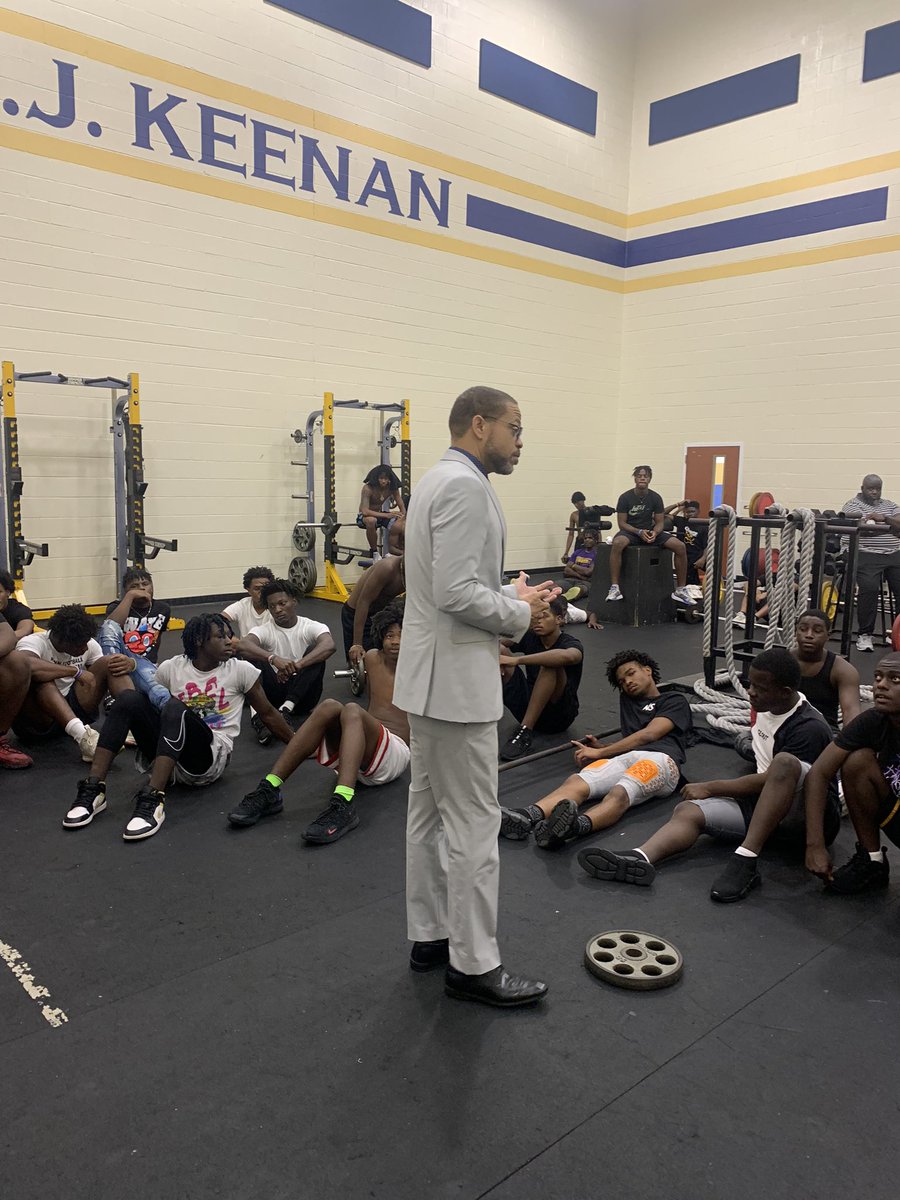 WJKeenan_FB's tweet photo. Our leaders has spoken… We got orders from the man up top.. letsss gooo @VondreWhaley https://t.co/BGVb5fKcqx