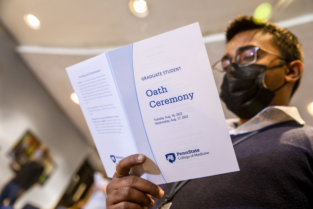 PennStHershey's tweet photo. Each year, Penn State College of Medicine welcomes incoming graduate students pursuing DrPH, MS, MPH or PhD degrees with a Graduate Student Oath Ceremony. Students recited the oath this week in the presence of faculty, friends and peers. https://t.co/dBu8s1XDNr