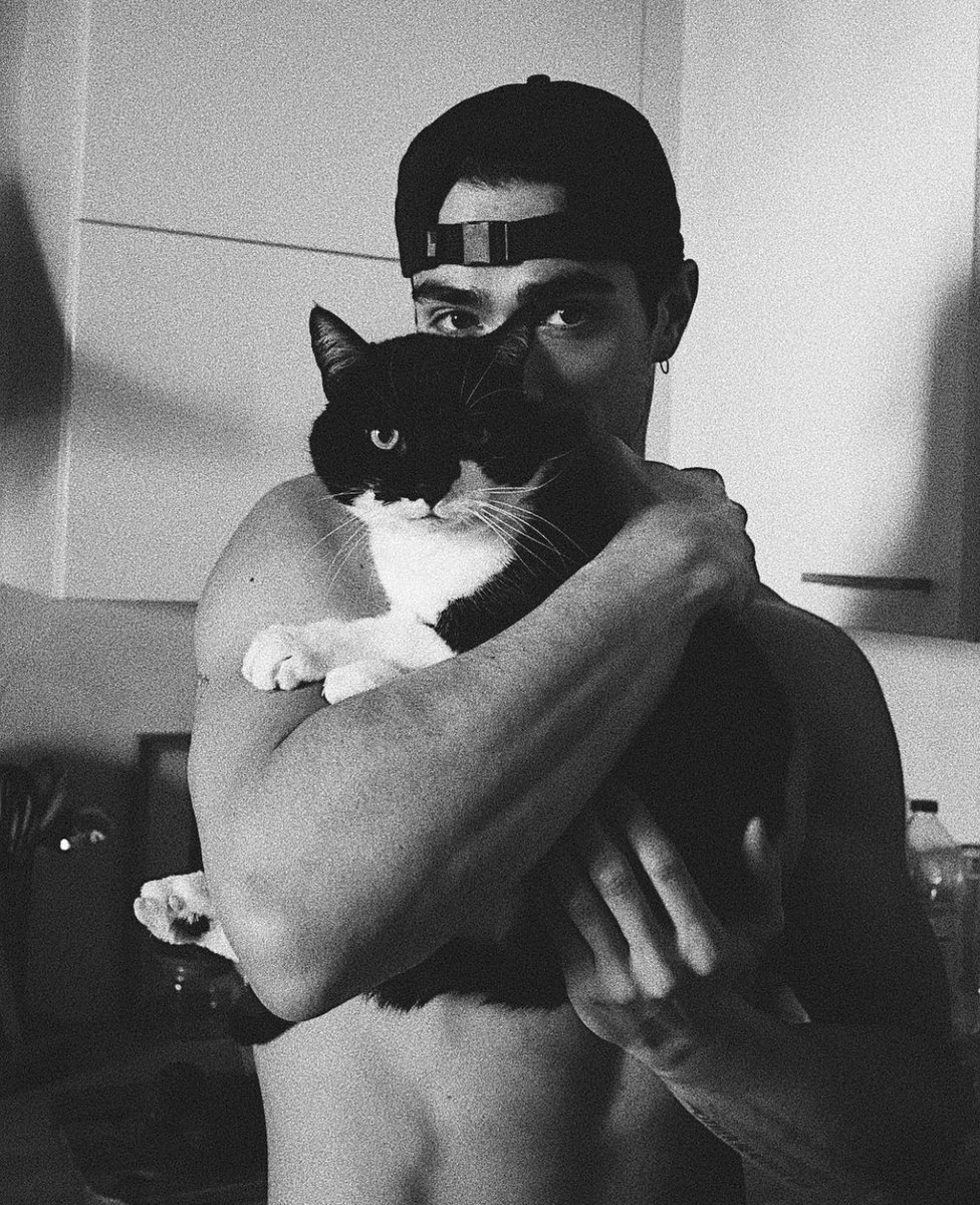 𝘼𝙍𝙀𝙎 tweet media