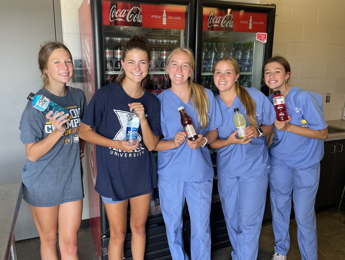 papiosouthdeca's tweet photo. Concessions are stocked &amp; we are ready for the 1st football game! Thanks to our awesome DECA ladies!🔹🏈#GoTitans #JoinDECA https://t.co/xL7MyDQyIP