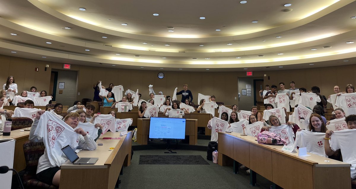 cooperlearns's tweet photo. 5 years ago our @MasonSchools students sat us down and said, we NEED you,the adults in our lives, to address the overwhelming concern Ss have w/ anxiety, depression &amp; suicidal ideation. We went to work. One critical action step was @HopeSquads. 💚@MasonHopeSquad! #MasonMomentum https://t.co/D3E64HAXFS