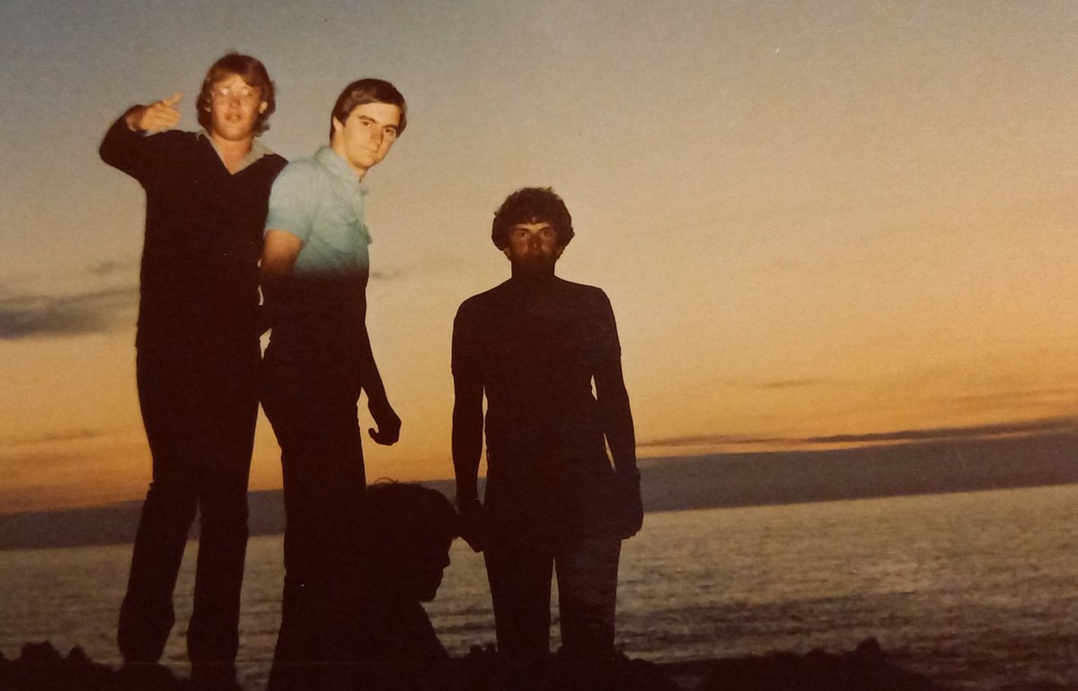 MickWhittington's tweet photo. So, this would deffo have been our album cover, Cornwall 1981.
"Best times"
#petsounds #wecansurf #Cornwall
#bodysurfing #watergatebay #motherivesbay #farmersarms
#stmerryn #trevose #thebushinn
#watergatebayskatepark #sandymouth
#crooklets https://t.co/8P9XzVKR0M