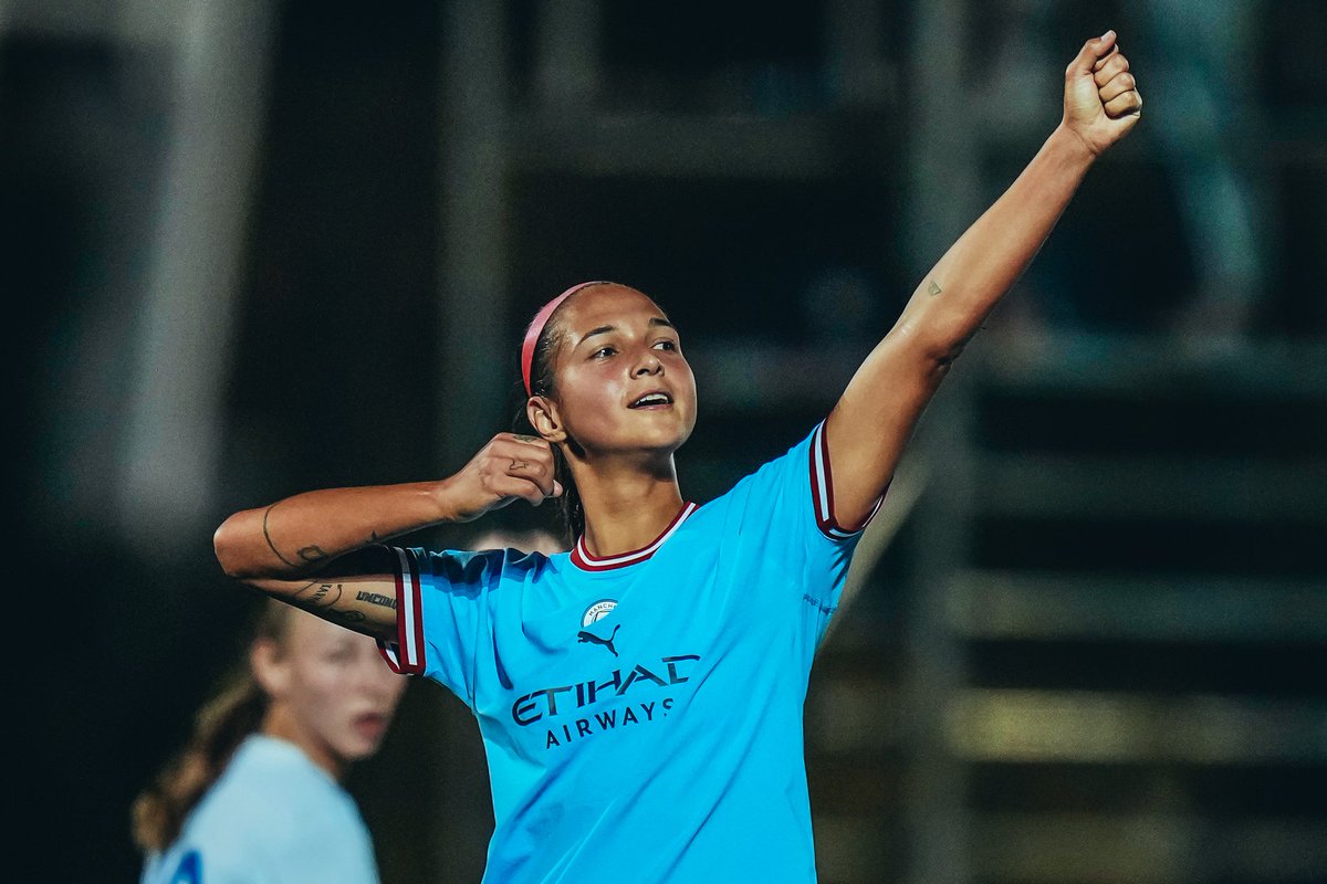 🎯 ¡QUÉ DEBUT! 💙 Deyna Castellanos se estrenó en el @ManCityWomen, ingresando al minuto 70 y MARCÓ al 89' su primer gol como jugadora de los 'sky blues' ⚽ El City derrotó al Tomiris Turan por 6-0 en la primera ronda de la #UWCL y enfrentará al Real Madrid en la segunda fase.