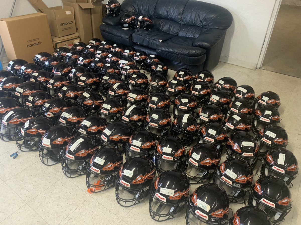 BokeyFootball's tweet photo. Ready for war! 

#Bokey #PutItDown #BeatEdgewater https://t.co/2cTKTxL65k