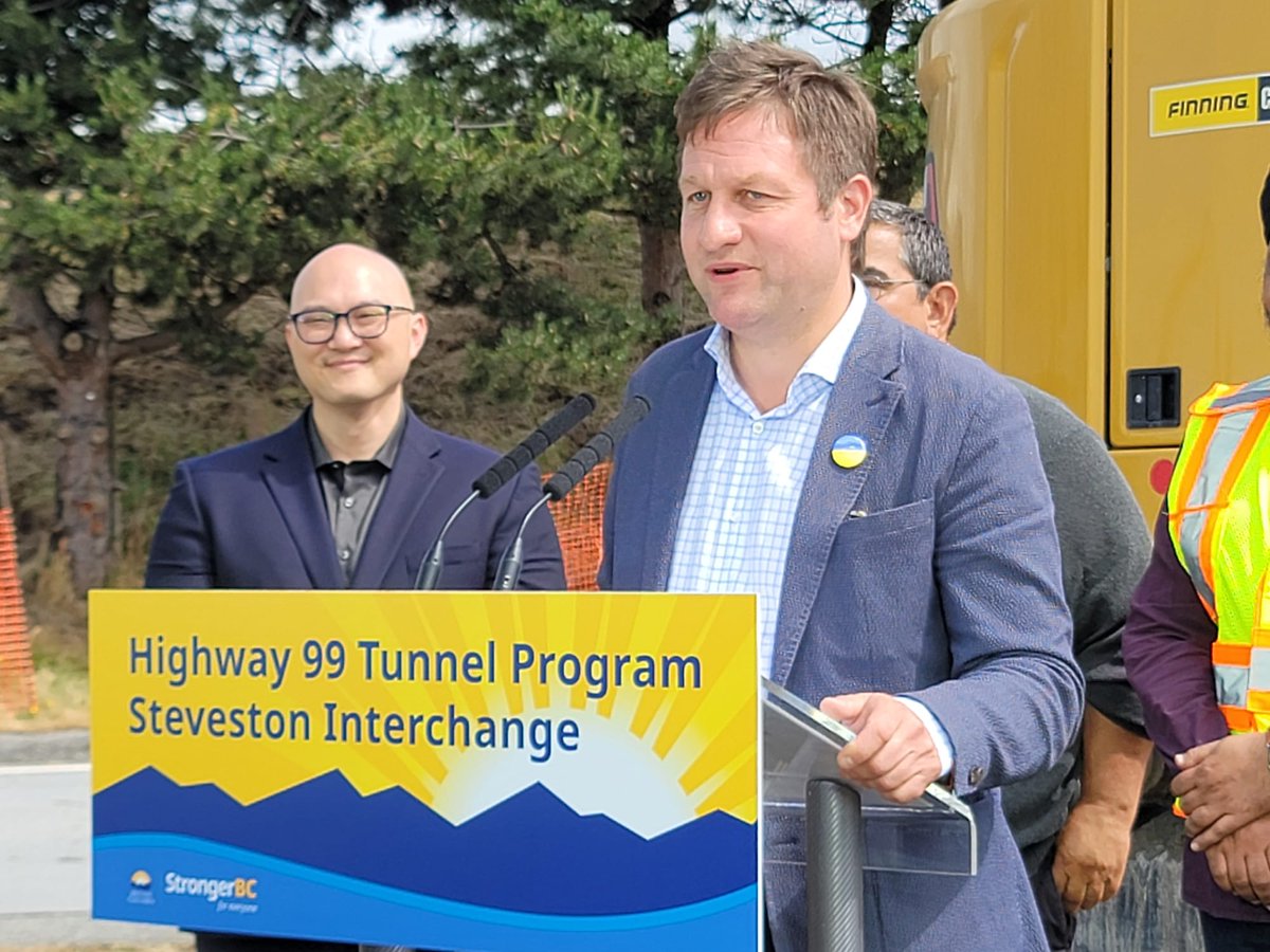 henryyaormd's tweet photo. 1/2 We’ve officially broken ground on the new five-lane Steveston Interchange of the #GeorgeMassey Tunnel replacement, that will replace the existing two-lane overpass.

@iuoe115 @TranBC #BCPoli #RichmondBC #DeltaBC #TranBC #BCHwy99 https://t.co/iwfG1Vg9Y5
