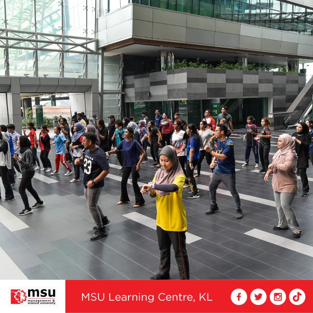 MSULCKL's tweet photo. Let's sweat and have fun with Mr Danial,our Zumba instructor.
One of our activities during Merdeka Fiesta.
Stay healthy and be healthy.
Thank you everyone.
#merdekafiesta 
#stayhealthyandfit 
@MSUmalaysia https://t.co/hjXfIpfaKw