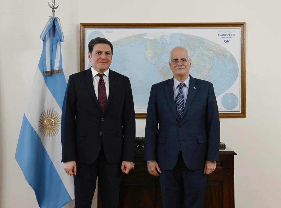 armembargentina tweet picture