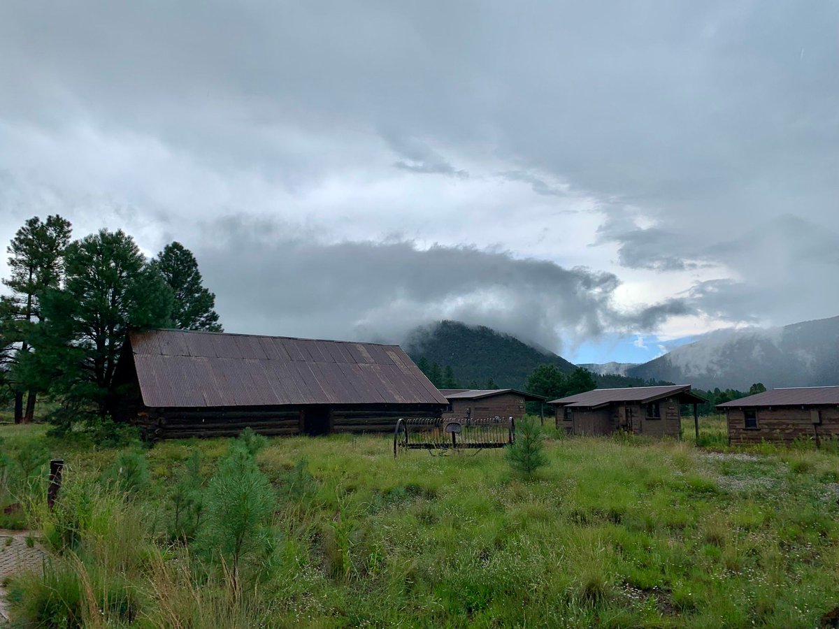 museumofnaz's tweet photo. Stormy Thursday at MNA campus. Thanks @Kello27177179 for the great photo. #StormHour #Flagstaff #Monsoon2022 #museums #MuseumofNAZ #everythingisgreen https://t.co/1Xq6UxlRu1