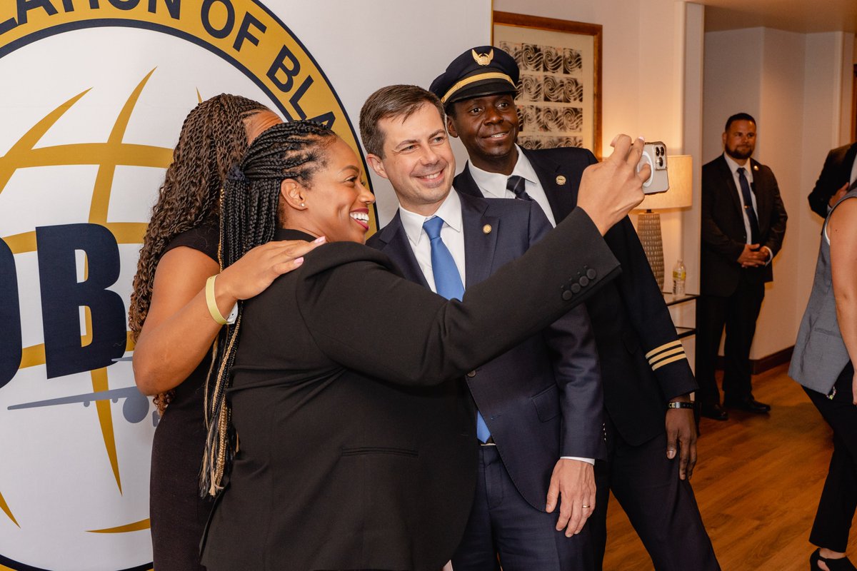 hautephotovideo's tweet photo. Secretary for the Department of Transportation, @PeteButtigieg, attended the Organization of Black Aerospace Professionals' 46th Annual Conference last week where our Haute Media team was honored to capture photography ✈
Stay tuned for more event photos!
#obap #obapexcellence https://t.co/wQUdyvvcZs