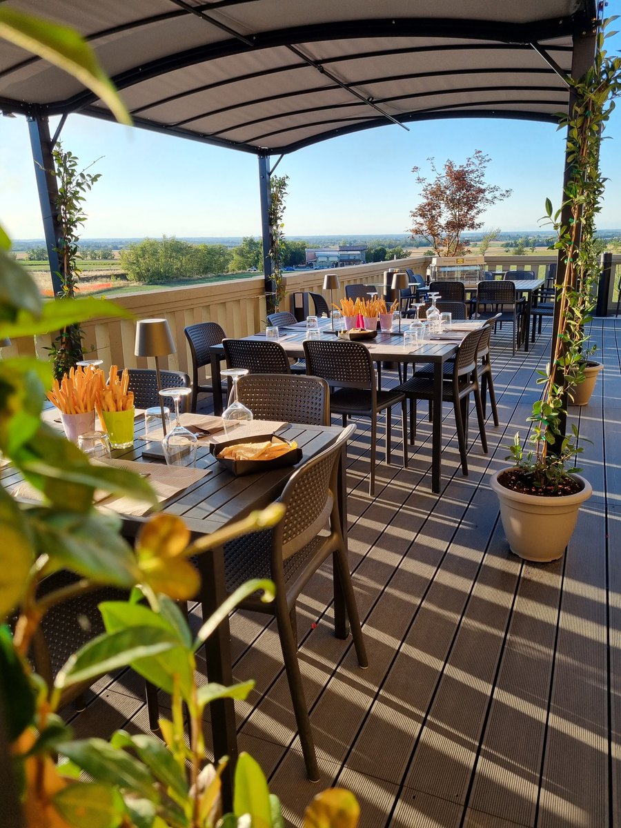 PezzaFabio's tweet image. TERRAZZA LA GENISIA Wine Experience dal 1 settembre con tante novità