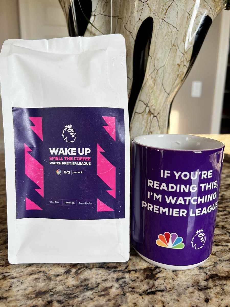 FarahConnection's tweet photo. Who is ready for the weekend ? I am ready, thanks to the wake up coffee and mug from @PLinUSA !!! #PremierLeague #plmorning  #thankyou #soccergirl https://t.co/IyRwurPU3c