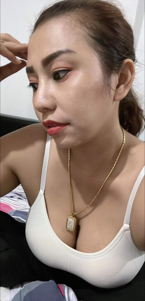 SmithBxy's tweet photo. มองอะไรกัน https://t.co/oC0jF85Kic