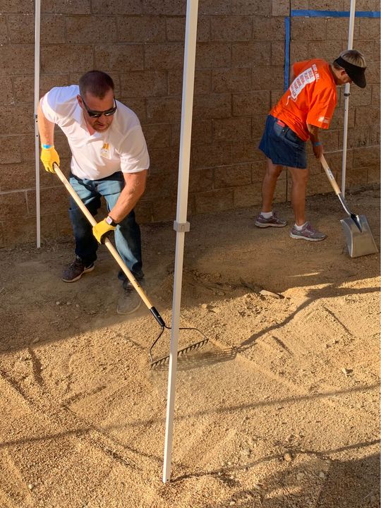 valomalinda's tweet photo. #TeamVALomaLinda & #TeamDepot volunteers are working on a special landscaping project to support Veteran patients at the Community Living Center with an upgraded outdoor space. #veterans #chooseVA #livewholehealth #honoringthosewhoserve #comrel #landscapingproject #teamwork https://t.co/4N0UM11xFU