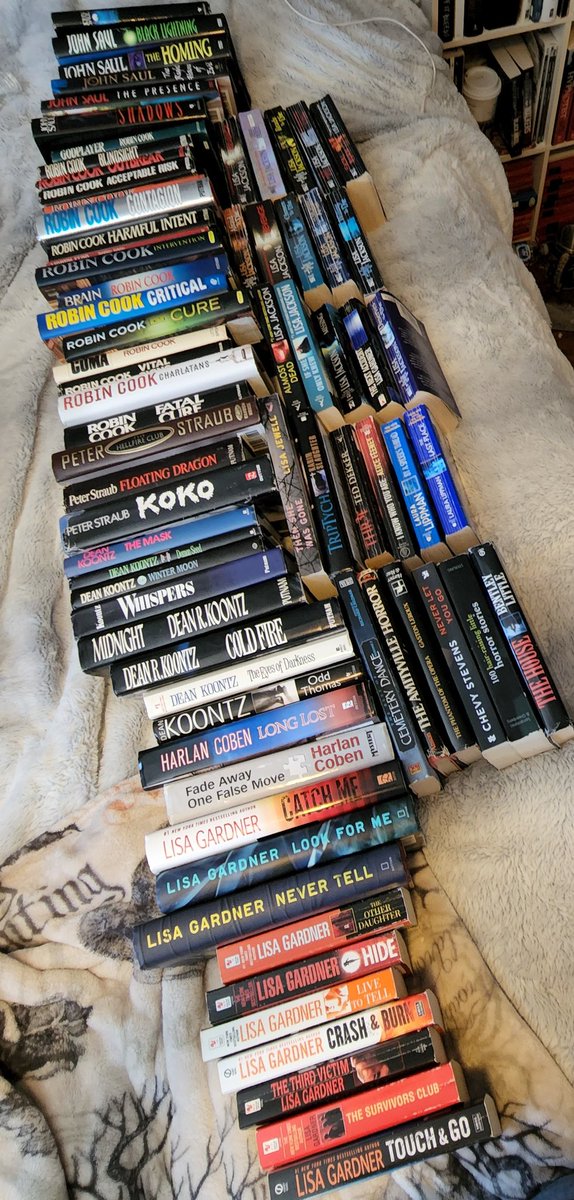 amacamp28's tweet photo. Soooo there was a big book sale and I got all these for $100 and added to other pile I recently got this month 😂😂 #booklife @HarperCollins @HarperCollinsCa @HarperCollinsUK https://t.co/W60qnNQRZZ