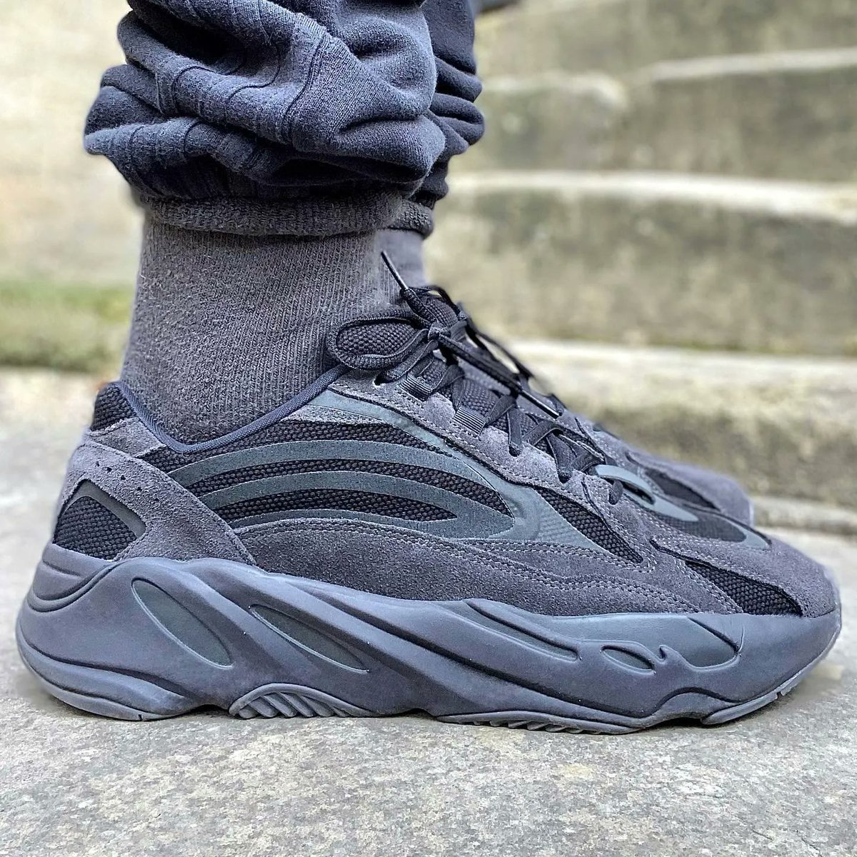 yeezy 700 vanta restock