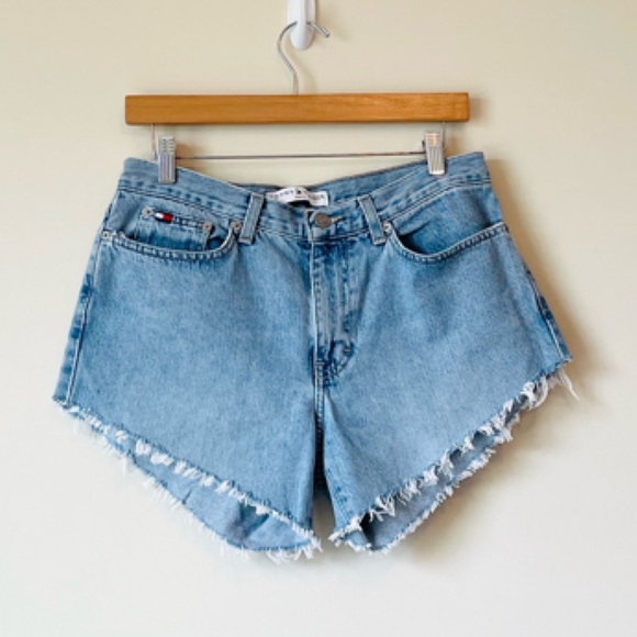 bluepugdesign's tweet photo. So good I had to share! Check out all the items I'm loving on @Poshmarkapp from @ChikiNikiRetail @TheWayTheyWore #poshmark #fashion #style #shopmycloset #tommyhilfiger #lulus #umgee: https://t.co/arcNBBapP2 https://t.co/Bkqpn40Tiu