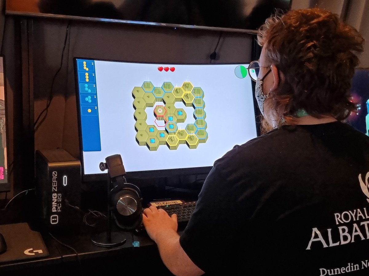 DinobiteGames's tweet photo. Getting lots of good feedback ☀️

Thanks for the opportunity @nzgda and sponsors 😊

#NZGDC22 https://t.co/C1zyCQRWiG