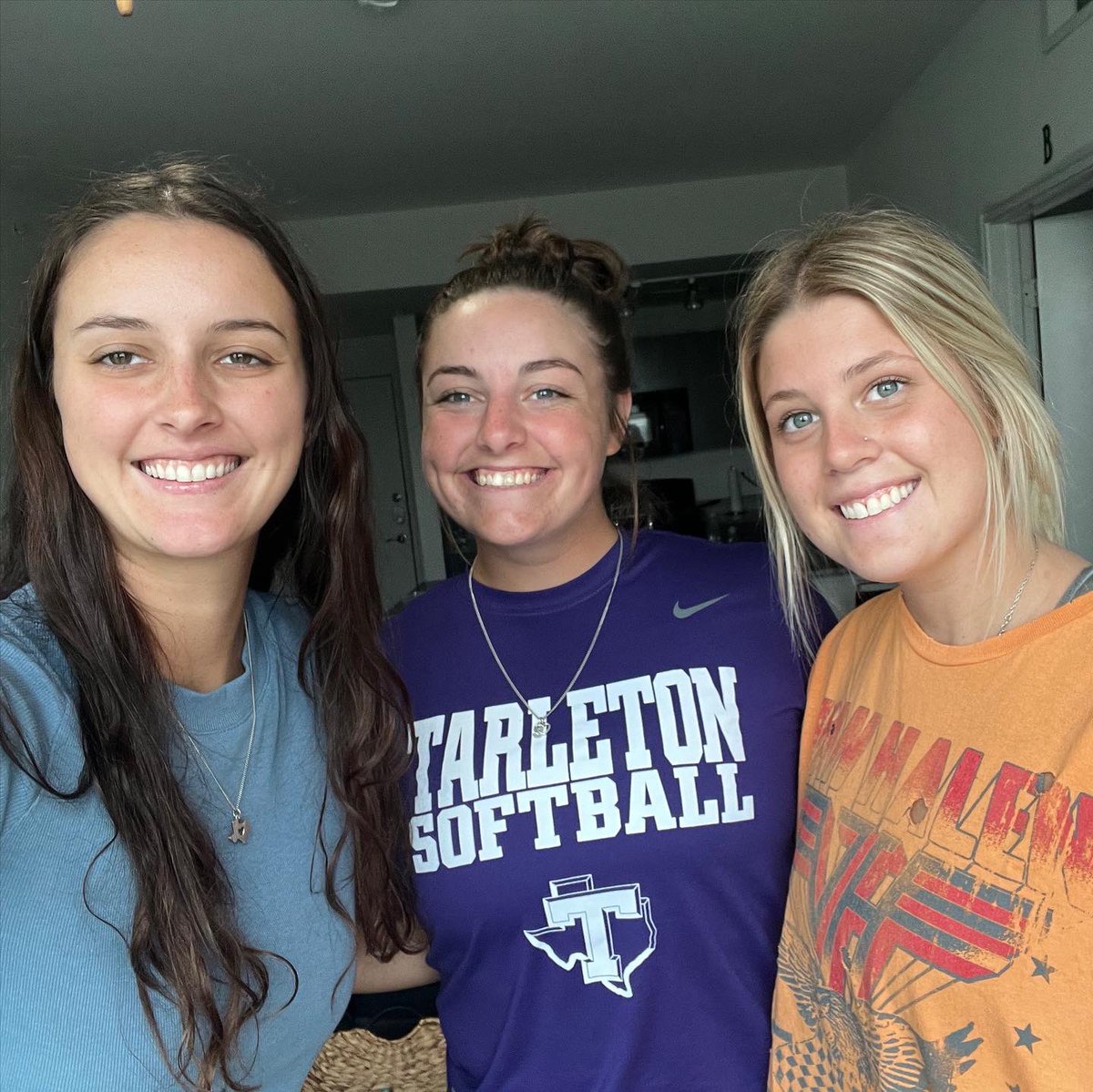 TarletonSB's tweet photo. We back, y’all! 🟣📚⚪️ https://t.co/W6humOzFRO