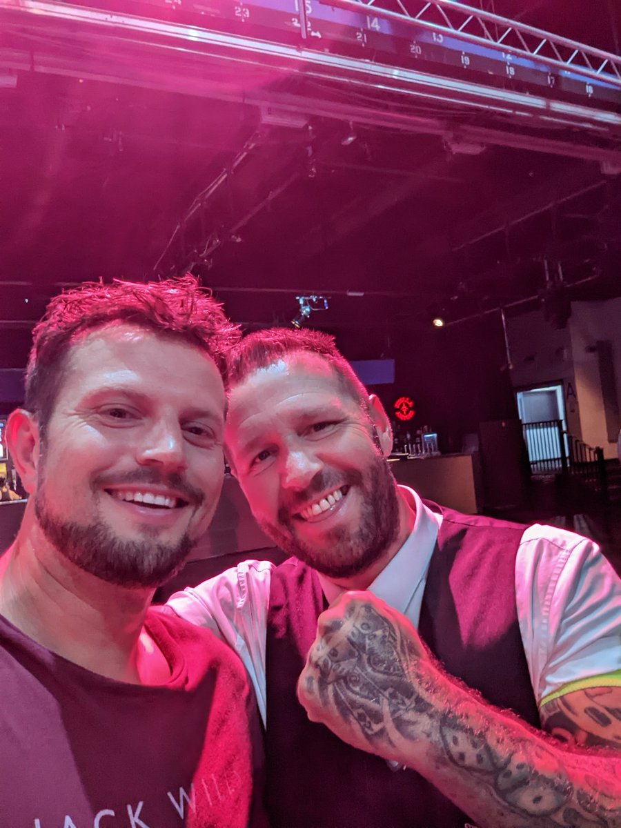 Tbaxter86's tweet photo. Met a local celeb too @RealRoyKnight a man who faced his own mental health and spreads the message as it should bel! #itaokaytonotbeokay. Looking forward to #fightmare @WAW_UK !!! https://t.co/PcPPjF8QRG