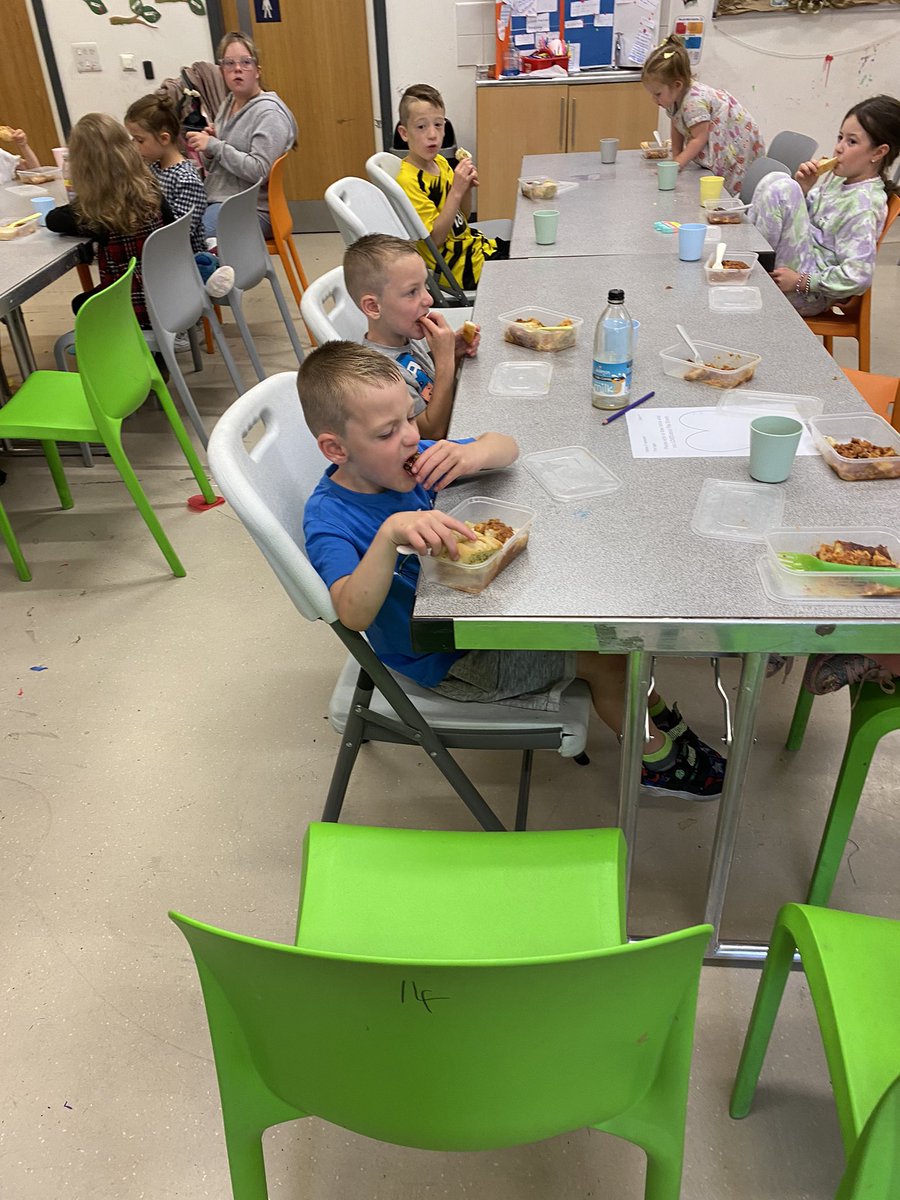 Lisa Fowles tweet media