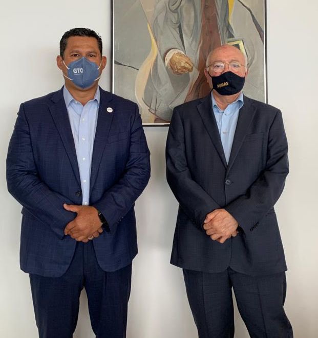 diegosinhue's tweet photo. Hoy visitamos al Auditor Superior de la @ASF_Mexico, David @colmenaresparam, con quien sostuvimos una productiva reunión de trabajo, en la que reafirmamos nuestra voluntad de seguir colaborando en favor de la transparencia en #Guanajuato y #México. https://t.co/ZtbAPsGyTt