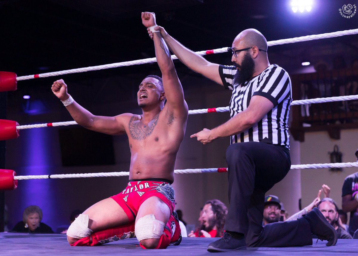 ohsnapalliemac's tweet photo. 📸 Victory // #BATTLESLAM // @shoottaylor https://t.co/zrSPw3f3A4