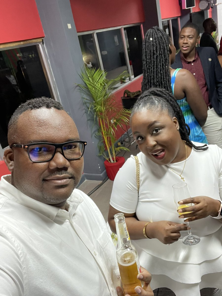 drewpuddy's tweet image. Made a new friend. Loving the event #AMPLIFIEDMentorship #TalkProjectMic #BeerCreativity #RedStripeCorporate #SagicorStrong