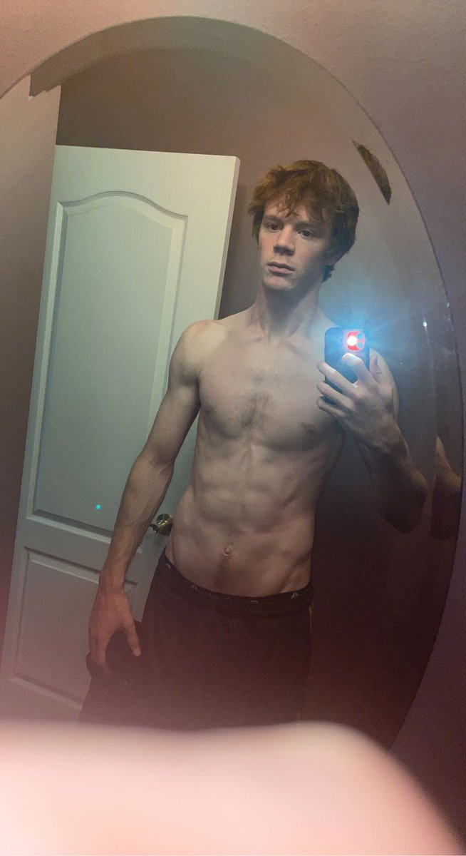 DatKrait's tweet photo. Y’all want progress set a plan and stick to it I go at night and almost every time I have thoughts of not going but I have a plan to follow 1st photo’s bout a month goin Gym and eating right 2nd’s about 8 months after start realizing ur adversity is because you’re meant for more! https://t.co/XyUFWed2Zv