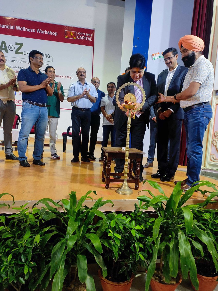 Rakshit_Finance's tweet photo. Financial Wellness Workshop at Hindalco - Renukoot in presence of COO Nagesh Sir Cluster HR Head Jasbir Singh Sir
#FinancialPlanning 
#investments
#awareness 
@Pawan_Joseph @AnandDasGupta15 @abcapital @Hindalco_World @abfinance https://t.co/SQWjxQzZGr