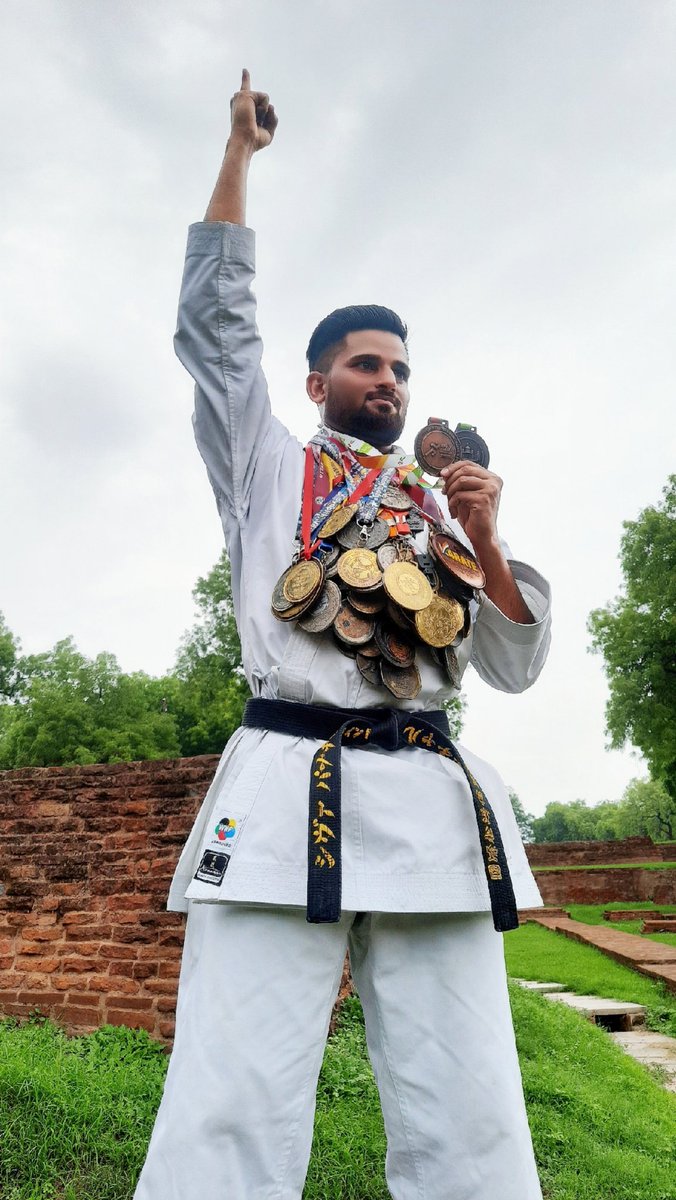 karateroshan1's tweet photo. Roshan Yadav Medal 🎖 Century #medalcentury #100medals #karate #100medal #medal #Medals #roshanyadav #karateroshan #karatedo #karateindia #indiankarate #indiakarate #sports #sportsindia #karatemotivation #Kashi #Varanasi #UttarPradesh #varanasisports #Uttarpradeshsports https://t.co/tgfRao87Tr
