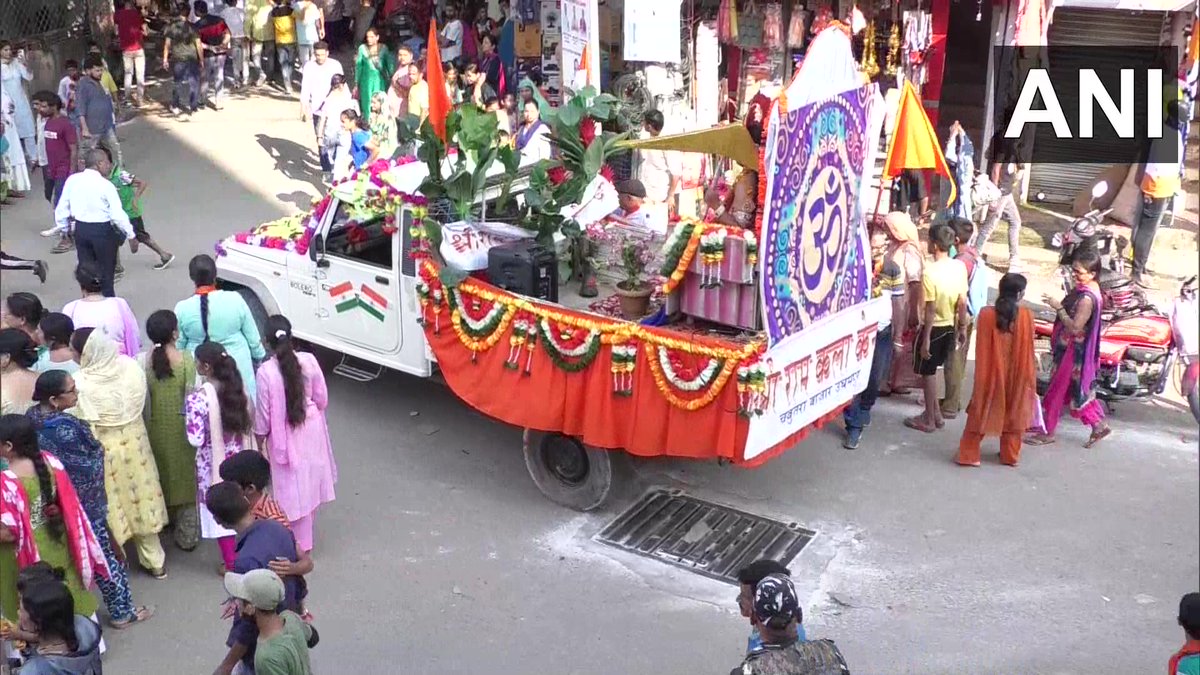 ANI's tweet photo. Jammu &amp; Kashmir | 'Shobha yatra’ was taken out in Udhampur on the occasion of Janmashtami. Thousands of people joined the yatra with kids dressed up as Lord Krishna and Radha. (18.08) https://t.co/6i6HbspUju