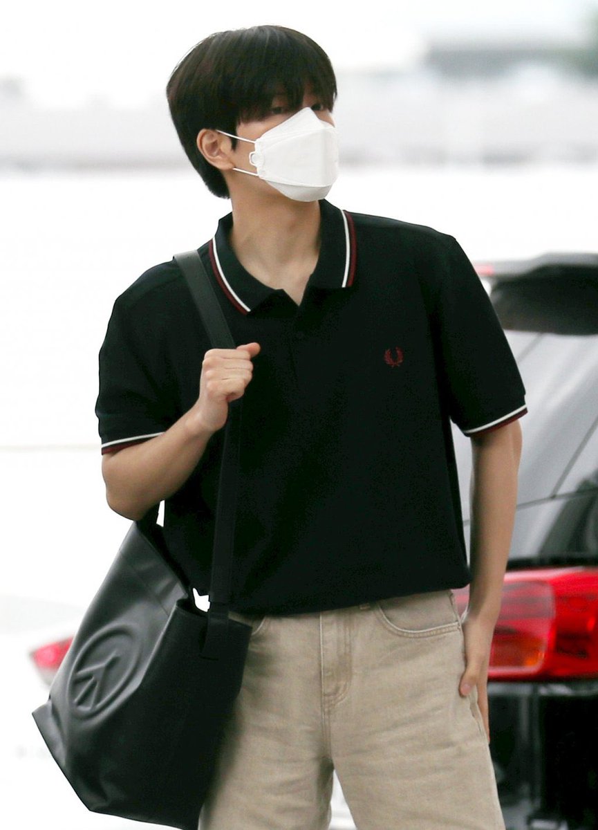 dailyseung2's tweet photo. i am so in love with this seungmin fit https://t.co/ob1lxJkwiI
